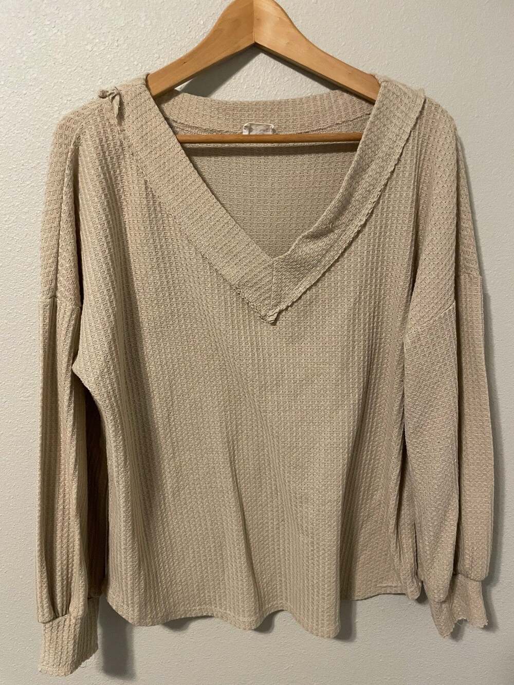 BiBi Top Womens Medium Beige Waffle Knit Stretch Long Sleeve Casual Boho Relaxed